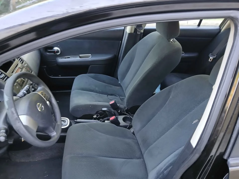 2011 Nissan Versa - Image 7 of 12