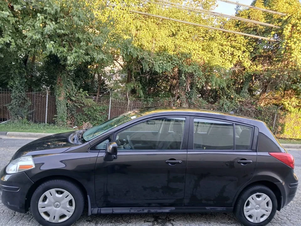 2011 Nissan Versa - Image 2 of 12
