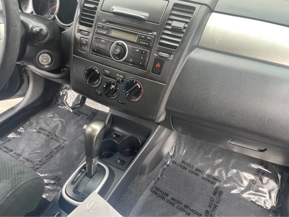 2011 Nissan Versa - Image 15 of 18