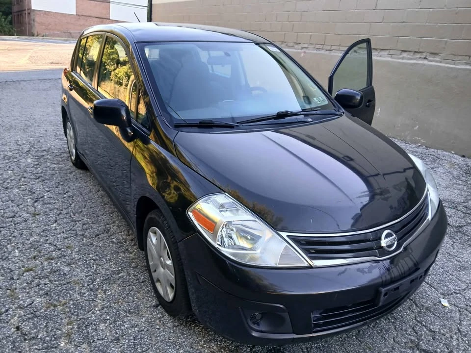 2011 Nissan Versa - Image 4 of 12