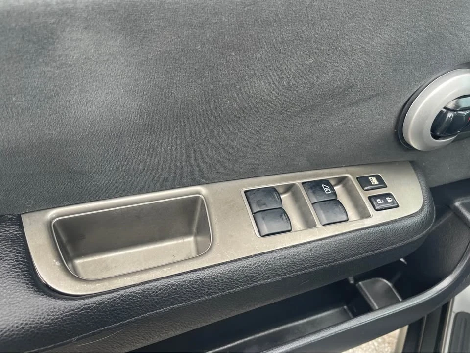 2011 Nissan Versa - Image 17 of 18