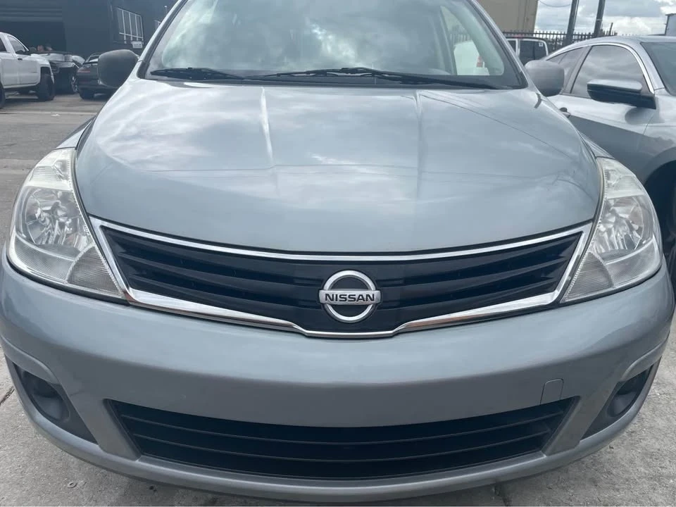 2011 Nissan Versa - Image 2 of 18
