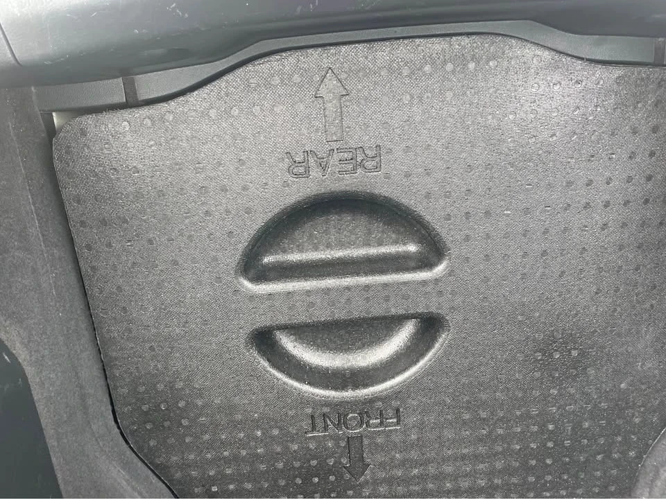 2011 Nissan Versa - Image 7 of 18