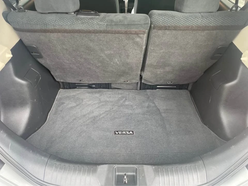 2011 Nissan Versa - Image 12 of 18