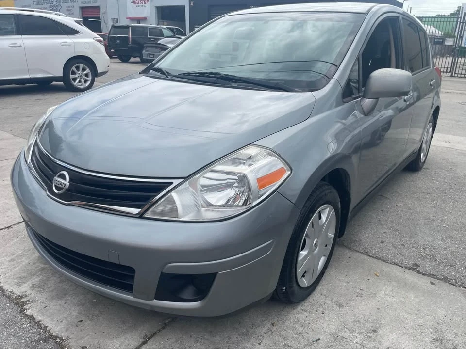 2011 Nissan Versa - Image 4 of 18