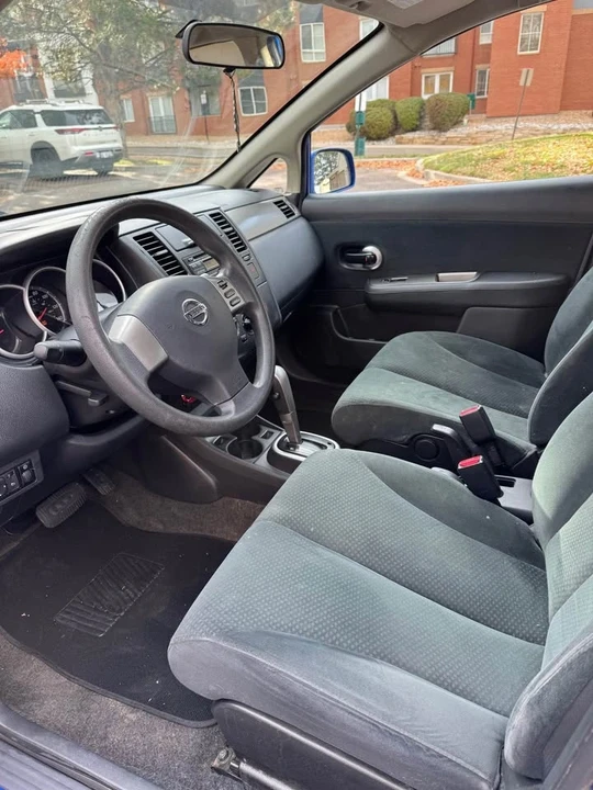 2011 Nissan Versa - Image 10 of 16