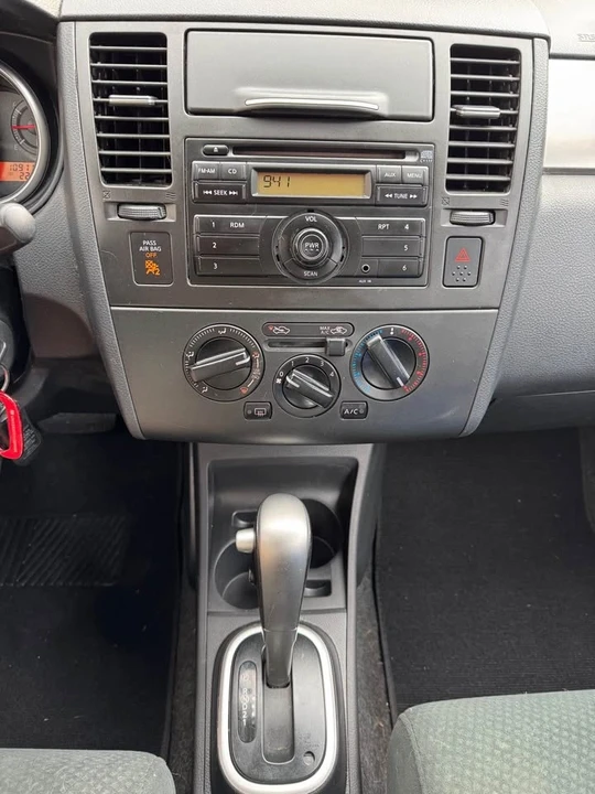 2011 Nissan Versa - Image 13 of 16