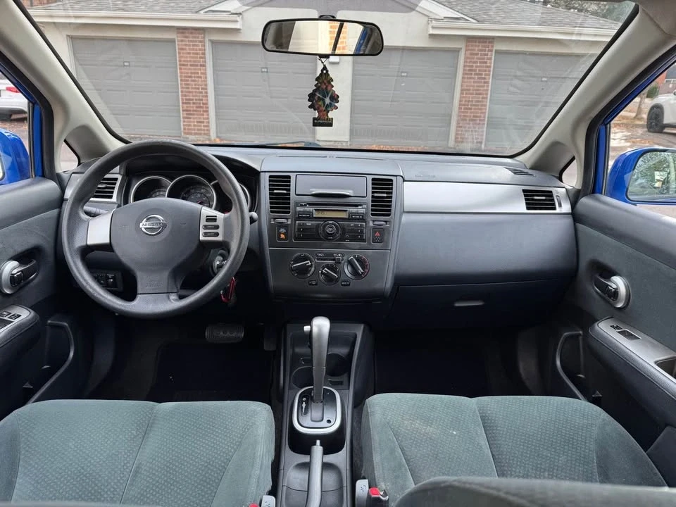 2011 Nissan Versa - Image 9 of 16