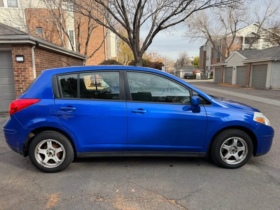 2011 Nissan Versa - Image 8 of 16