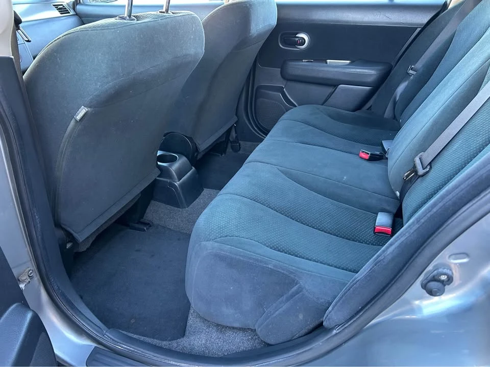 2011 Nissan Versa - Image 6 of 12