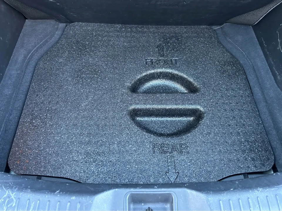 2011 Nissan Versa - Image 11 of 12
