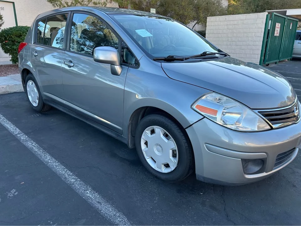 2011 Nissan Versa - Image 2 of 12