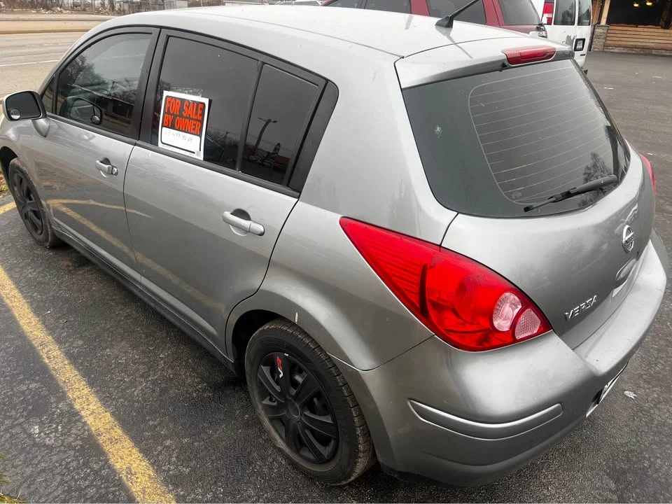 2011 Nissan Versa - Image 4 of 9