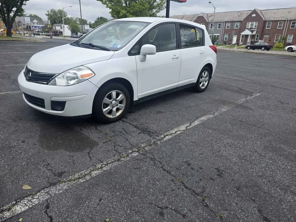 2011 Nissan Versa - Image 15 of 16