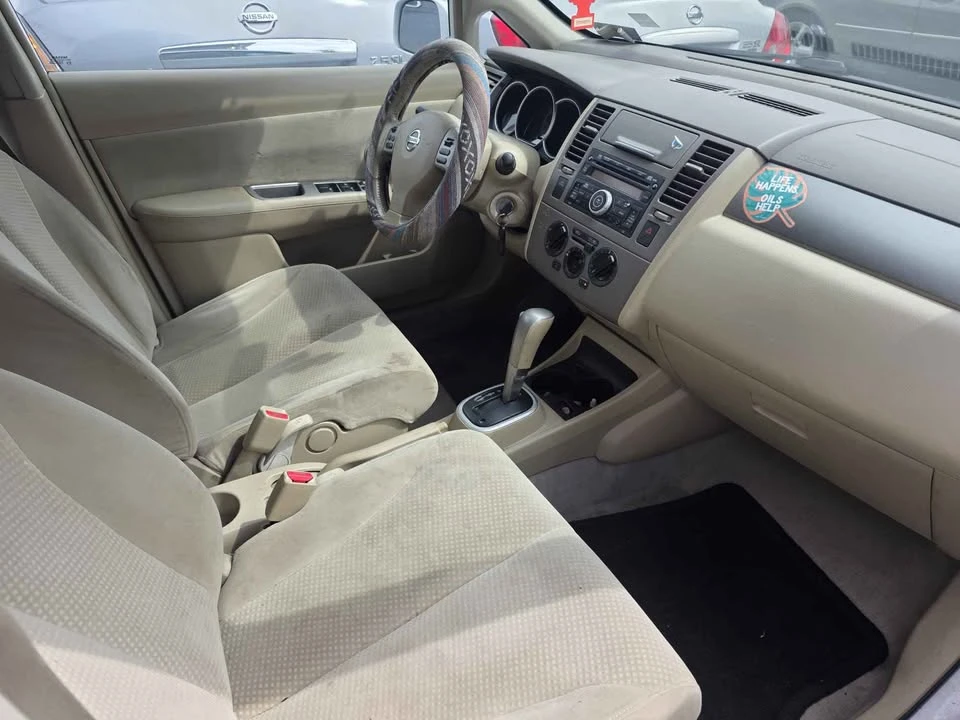 2011 Nissan Versa - Image 13 of 16