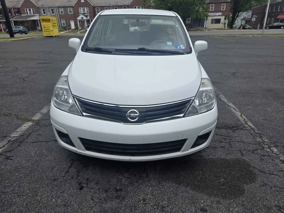 2011 Nissan Versa - Image 6 of 16