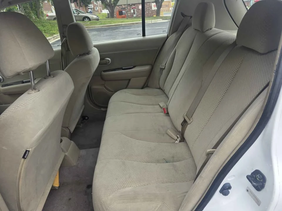 2011 Nissan Versa - Image 12 of 16