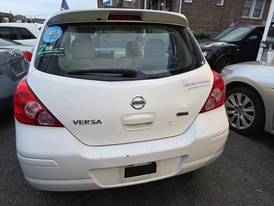 2011 Nissan Versa - Image 3 of 16