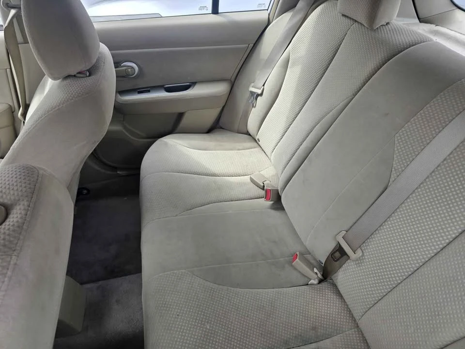 2011 Nissan Versa - Image 14 of 16
