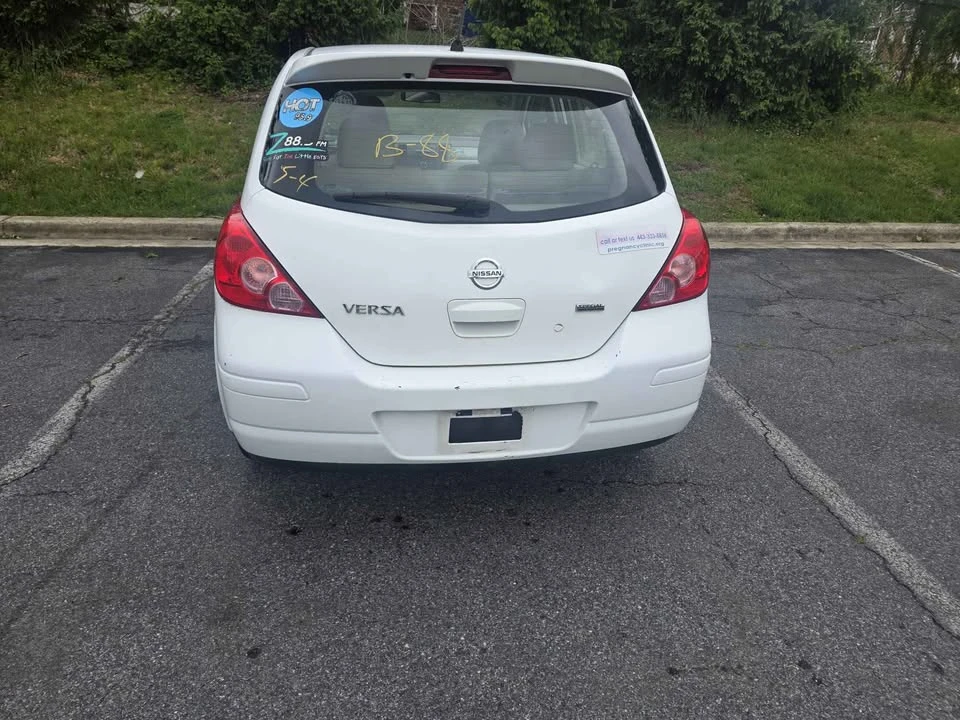 2011 Nissan Versa - Image 8 of 16
