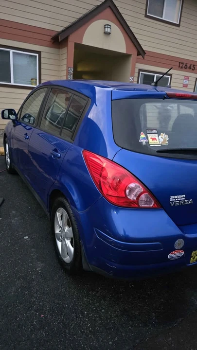 2011 Nissan Versa - Image 4 of 9