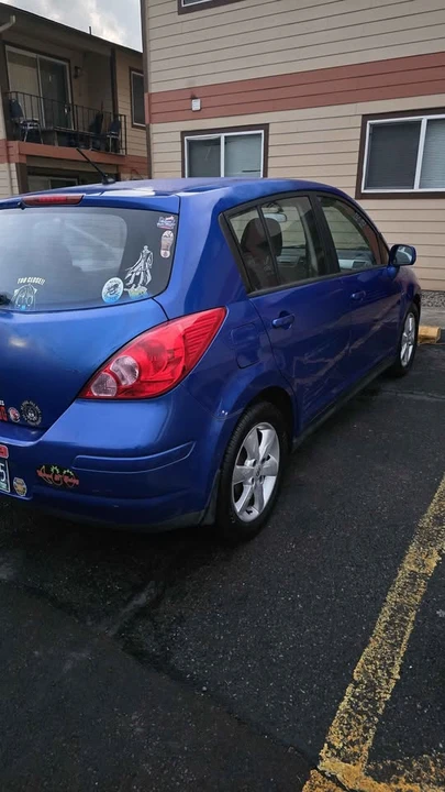 2011 Nissan Versa - Image 3 of 9