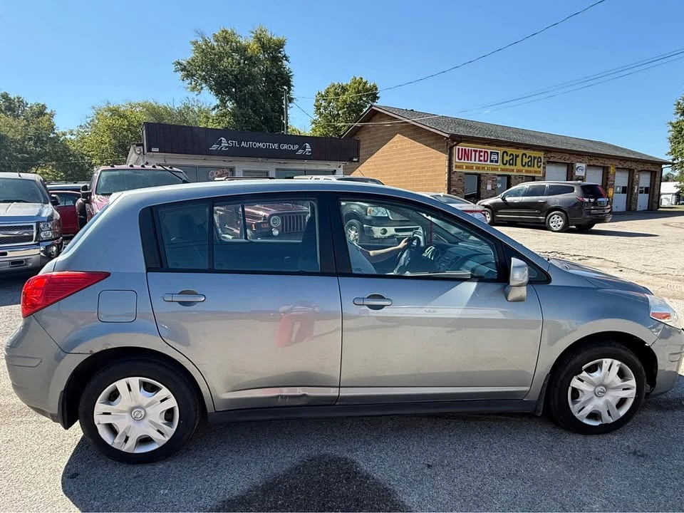 2011 Nissan Versa - Image 3 of 6