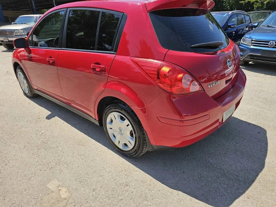 2011 Nissan Versa - Image 6 of 11