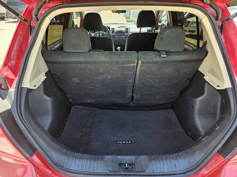 2011 Nissan Versa - Image 5 of 11