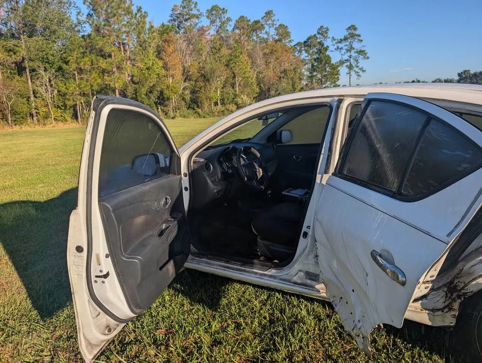 2011 Nissan Versa - Image 3 of 10