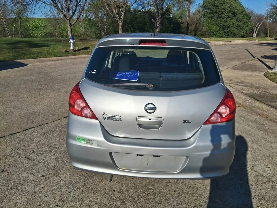 2011 Nissan Versa - Image 6 of 9