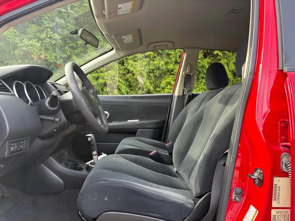 2011 Nissan Versa - Image 5 of 13