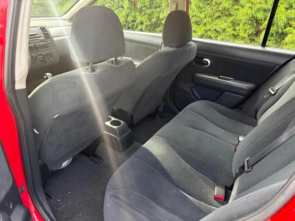 2011 Nissan Versa - Image 6 of 13