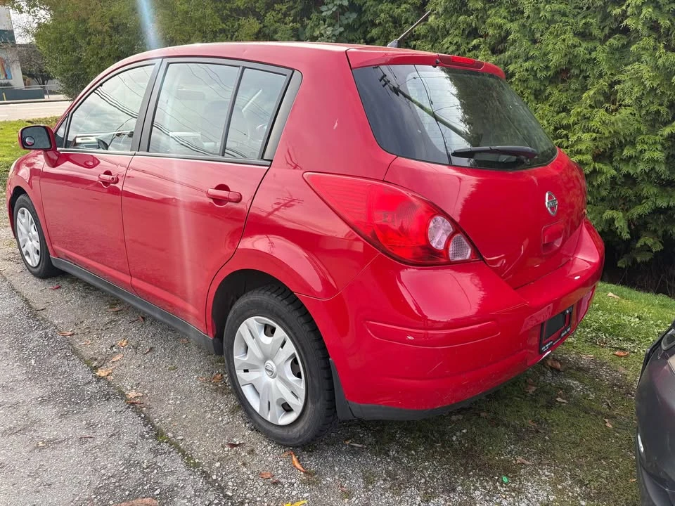 2011 Nissan Versa - Image 4 of 13