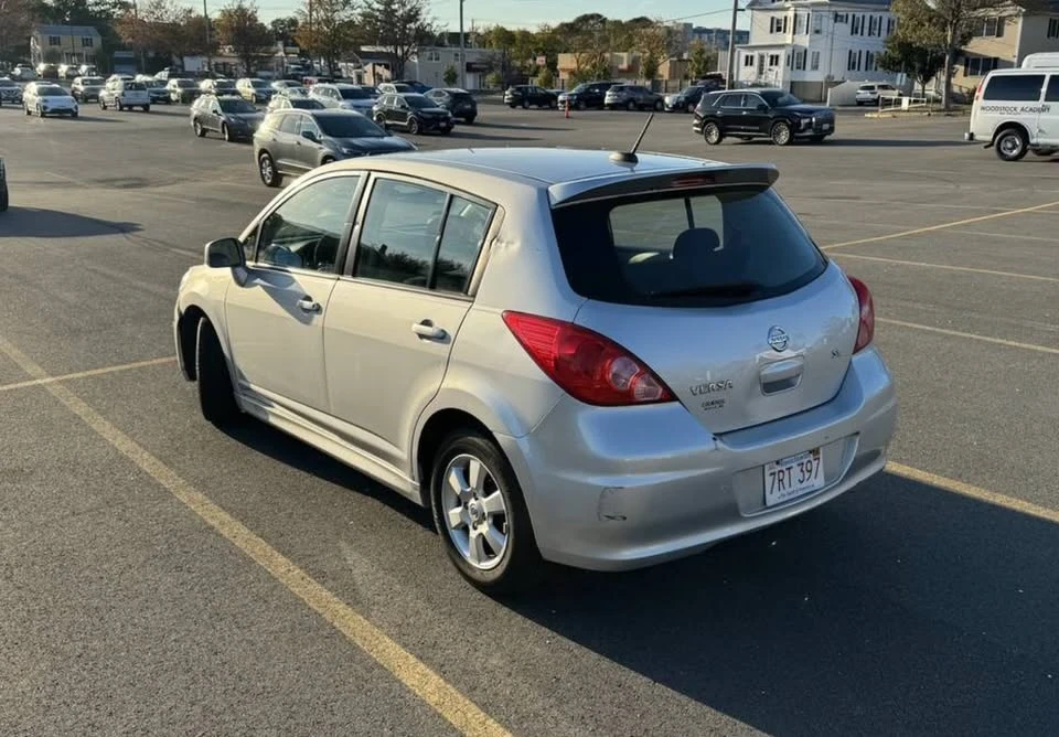 2011 Nissan Versa - Image 4 of 20