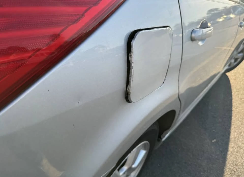 2011 Nissan Versa - Image 14 of 20