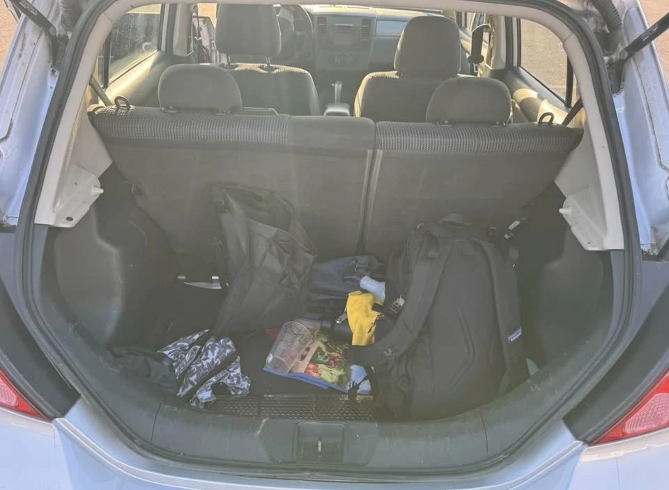 2011 Nissan Versa - Image 11 of 20