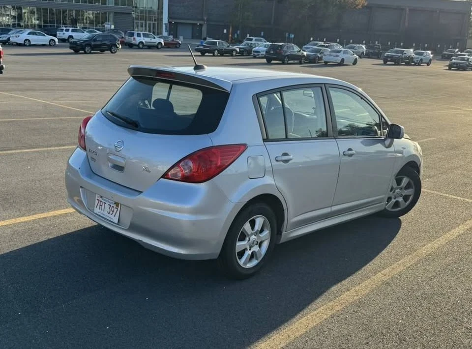 2011 Nissan Versa - Image 3 of 20