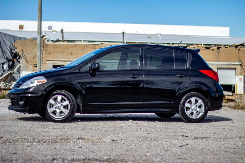 2011 Nissan Versa - Image 3 of 13