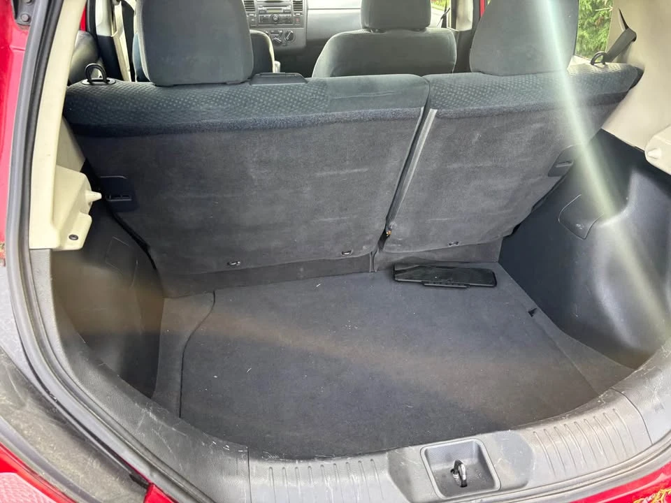 2011 Nissan Versa - Image 10 of 13