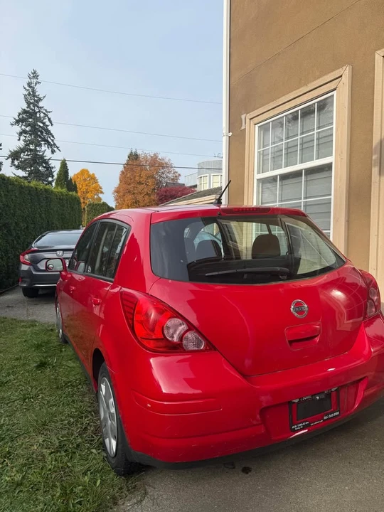 2011 Nissan Versa - Image 6 of 13