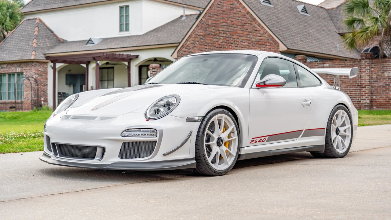 2011 Porsche 997 GT3 RS 4.0 - Image 2 of 31