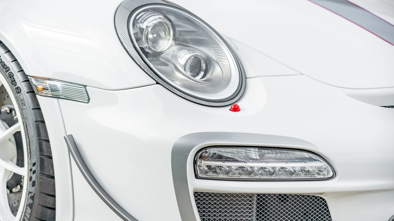 2011 Porsche 997 GT3 RS 4.0 - Image 19 of 31