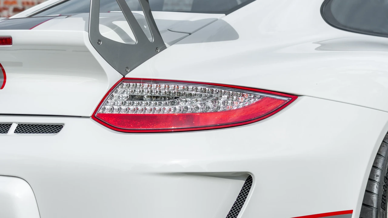 2011 Porsche 997 GT3 RS 4.0 - Image 17 of 31