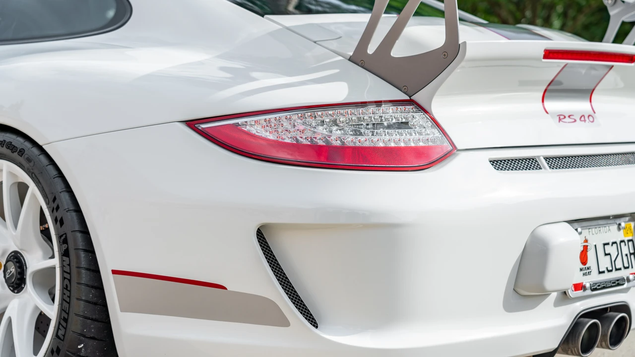2011 Porsche 997 GT3 RS 4.0 - Image 18 of 31