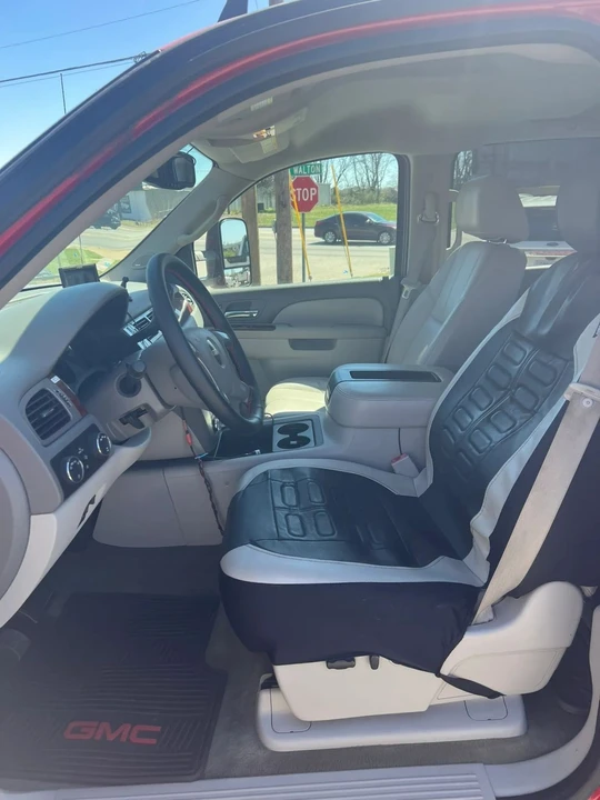 2011 GMC Sierra Heavy Duty 3rd Gen - Image 10 of 19
