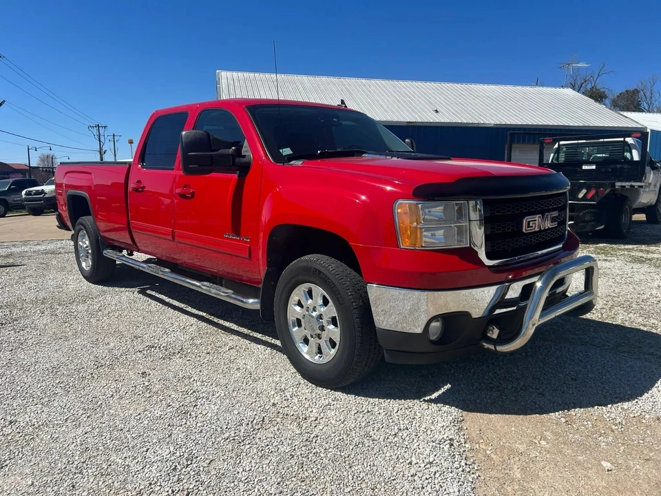 2011 GMC Sierra Heavy Duty 3rd Gen - Image 2 of 19