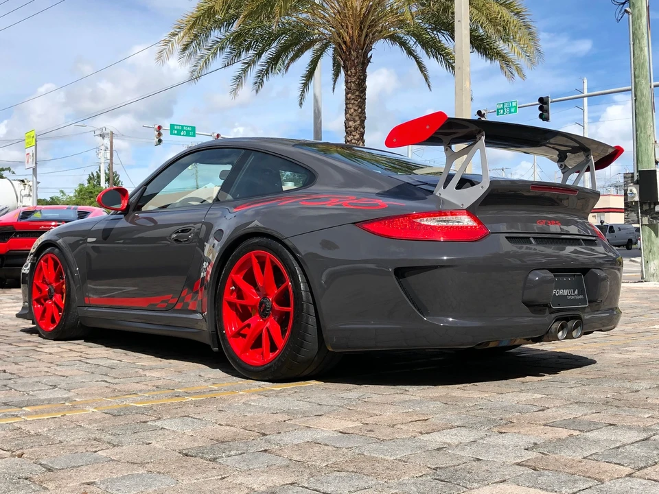 2011 Porsche 997 GT3 RS - Image 10 of 31