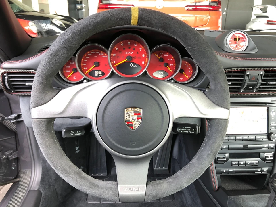 2011 Porsche 997 GT3 RS - Image 19 of 31
