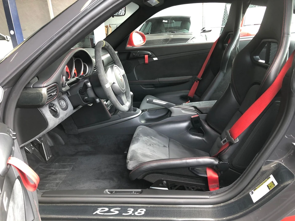 2011 Porsche 997 GT3 RS - Image 16 of 31